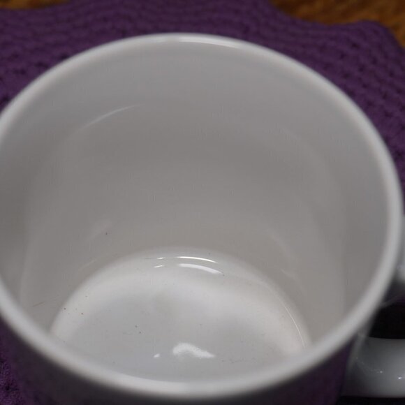 Sanrio Gudetama The Lazy Egg 4" Ceramic White Mug " I Don't Wanna Go " Cartoon - Picture 2 of 4